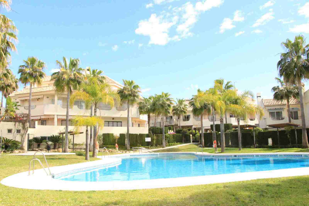 Adosado 4 habitaciones 170m² en alquiler - Altos de Estepona