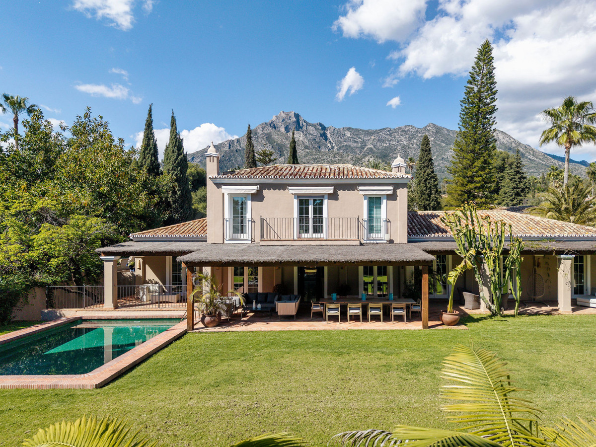 Villa 4 habitaciones 475m² en alquiler - Marbella