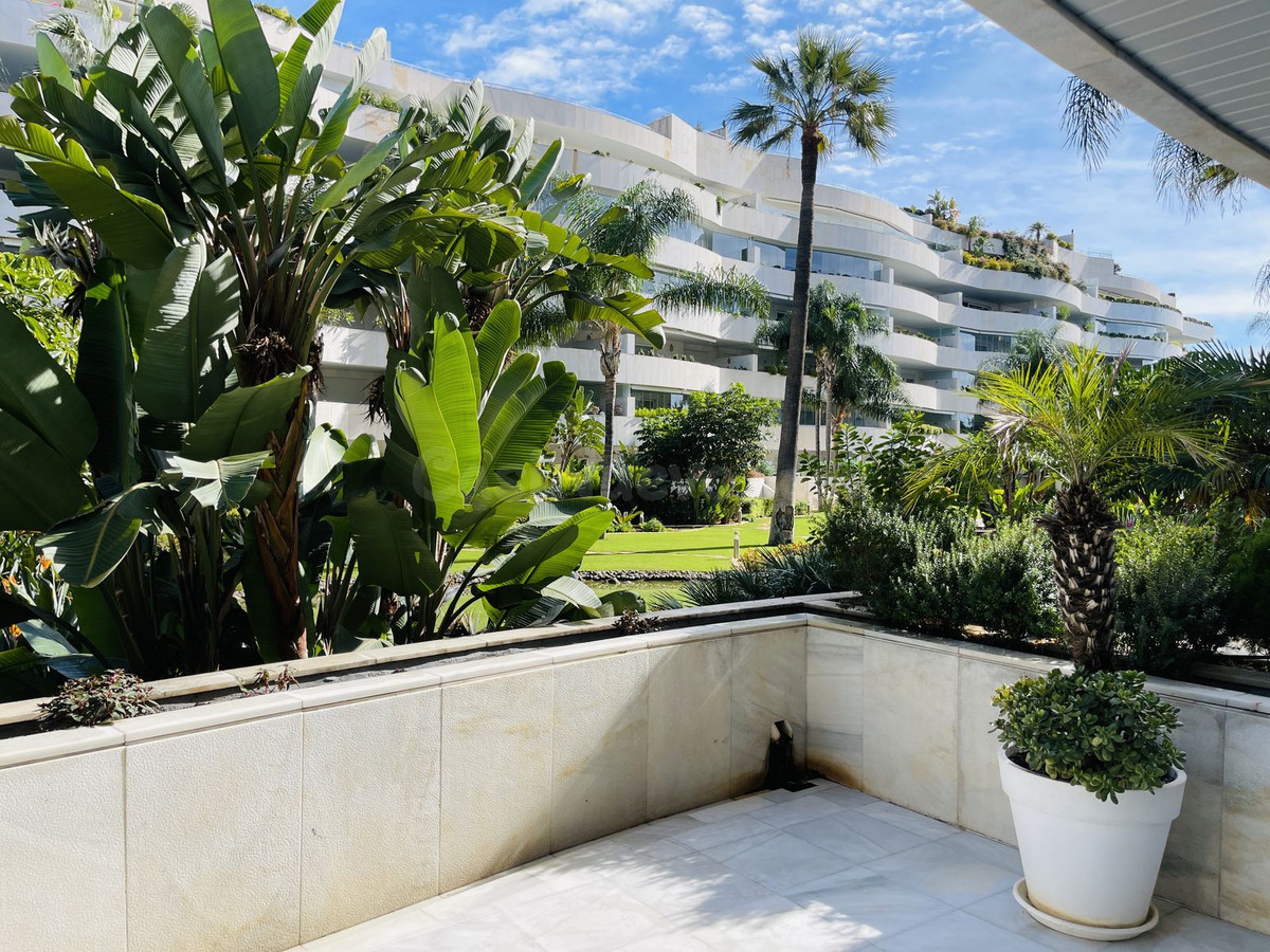 Planta baja 3 habitaciones 196m² en alquiler - Marbella