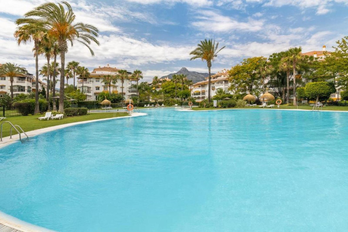 Planta baja 2 habitaciones 100m² en alquiler - Marbella
