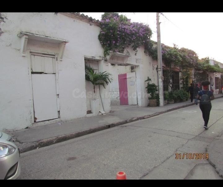 Casa Lote en el Centro Histórico de Cartagena – Ideal para Proyectos Comerciales y Hoteleros