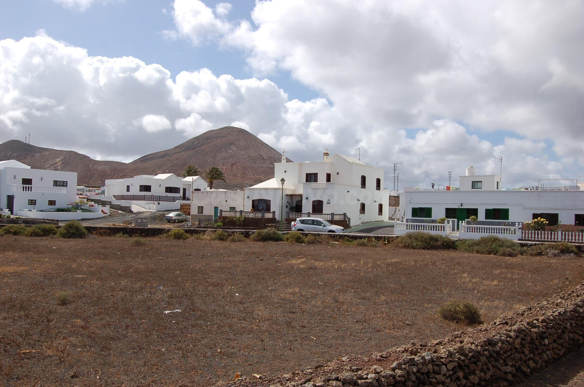 SOLAR PARA DOS VIVIENDAS EN TINAJO - foto 5