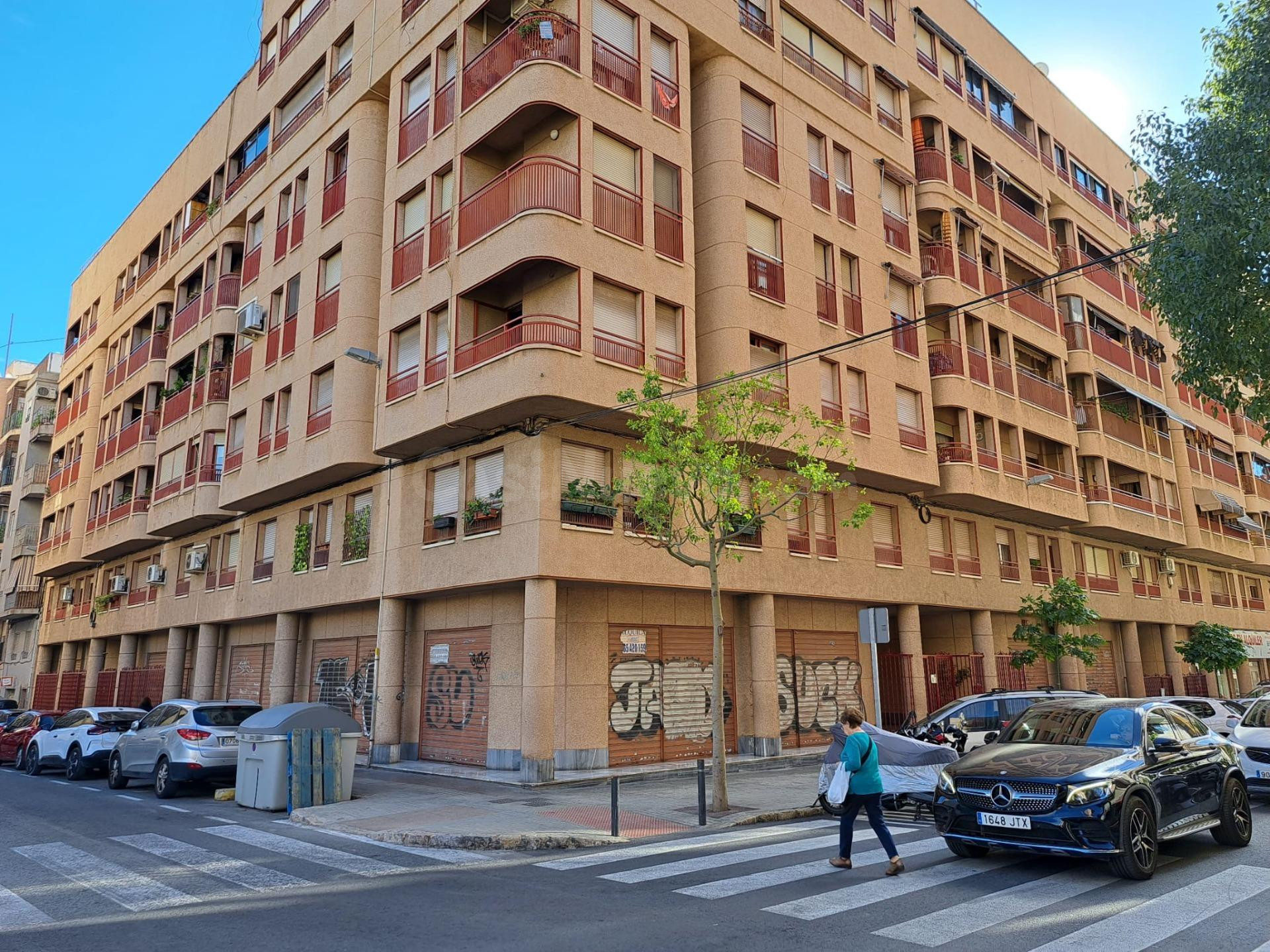 LOCAL COMERCIAL A PIE DE CALLE