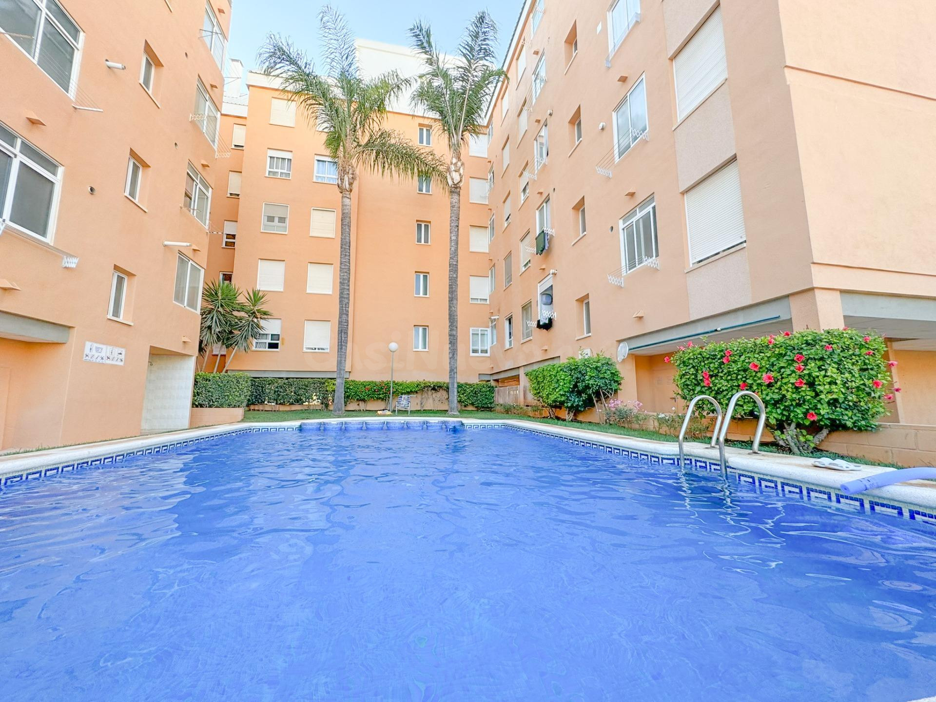 APARATAMENTO EN EL CASCO URBANO DE DÉNIA CON PISCINA, PARKING, TRASTERO Y VISTAS AL MONTGÓ