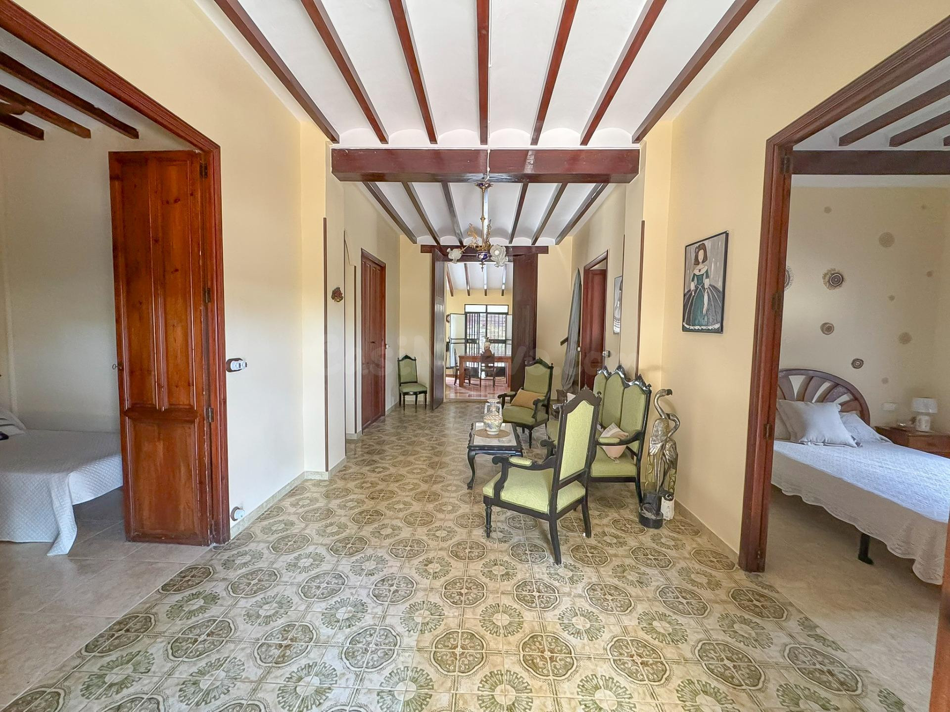 ALQUILER ANUAL DE VILLA SEÑORIAL CON GRAN PARCELA, PISCINA Y - foto 2