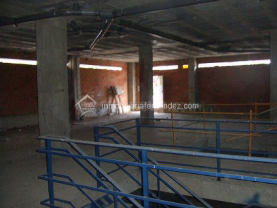 Local comercial 690m² en alquiler - PERU
