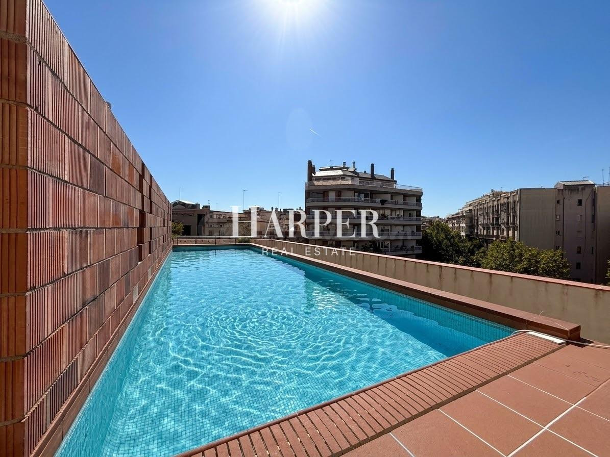 Excepcional Joya Arquitectónica con Piscina Comunitaria en Sant Antoni