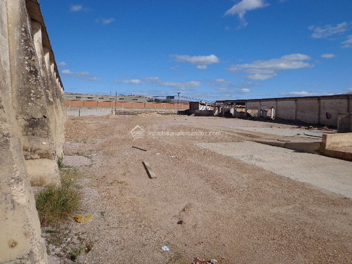 Solar 4100m² en alquiler - ALDEA MORET