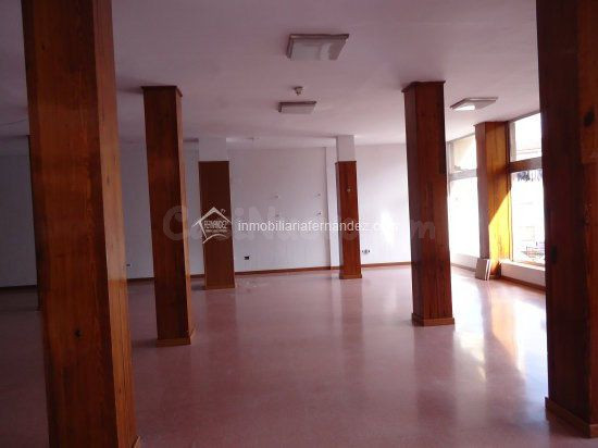 Local comercial 250m² en alquiler - Centro