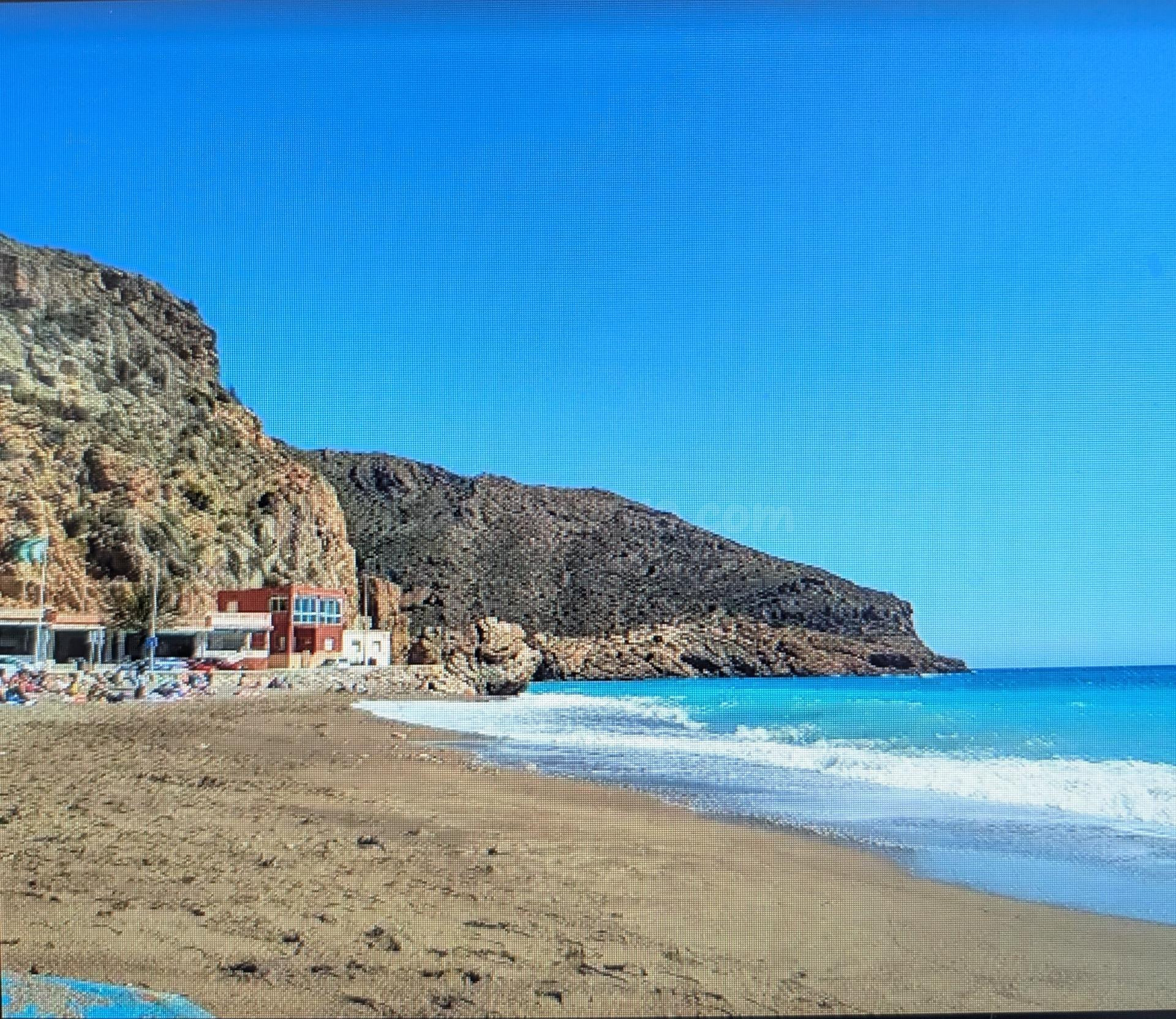 ¡Estupendo piso en VILLA RURAL EN ALQUILER de 3 dormitorios, piscina y jardín en La Magdalena muy cerca de la playa "El Portús"