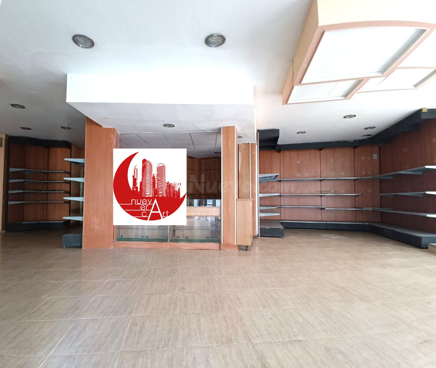 ¡Se vende Local Comercial en Barrio Peral! - foto 2