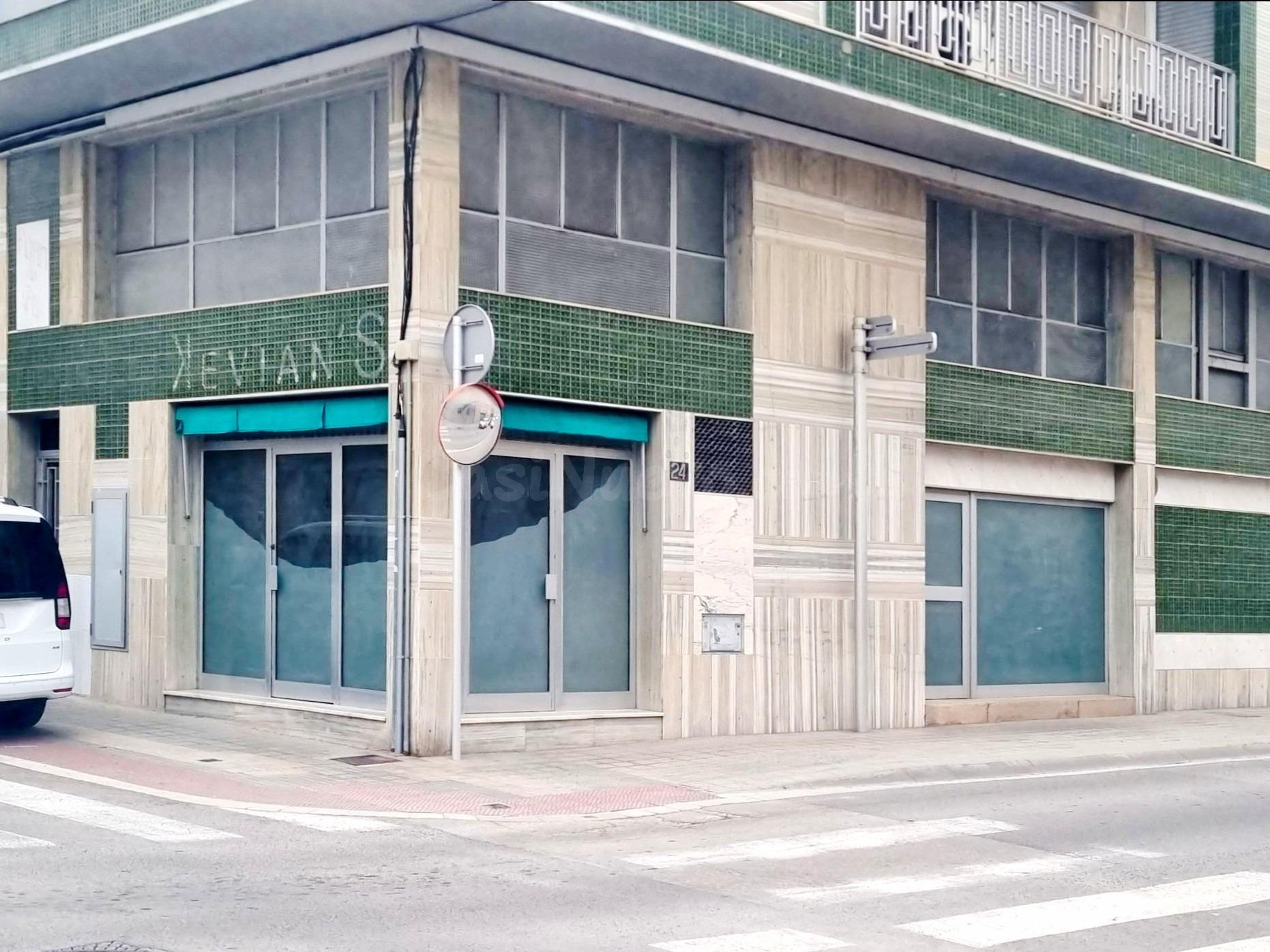 LOCAL COMERCIAL EN ALQUILER EN AMPOSTA