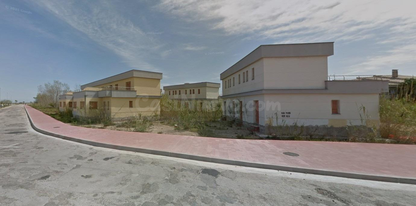 CONJUNT D'ADOSSATS EN CONSTRUCCIÓ