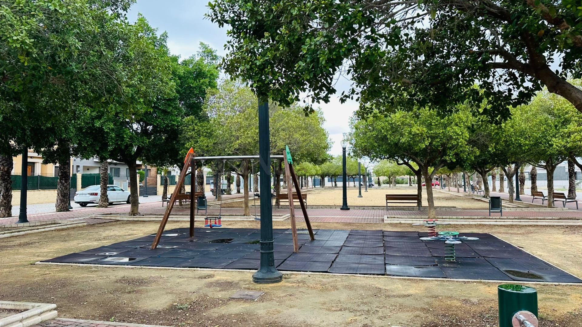 ¡Parcela Urbana en La Hoya!