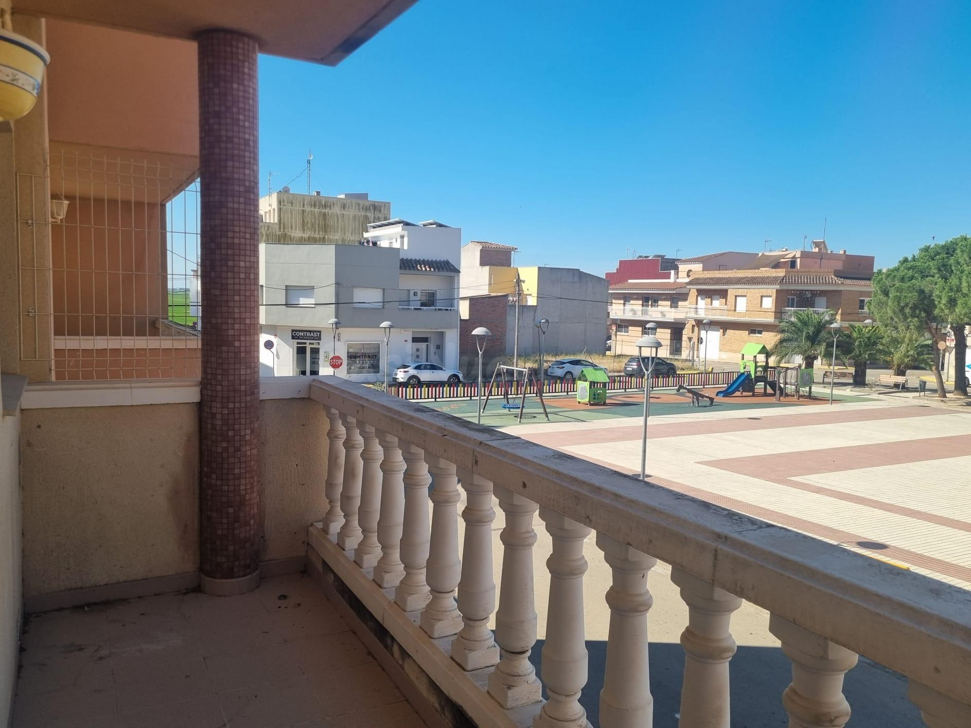 CASA EN VENTA A CAMARLES