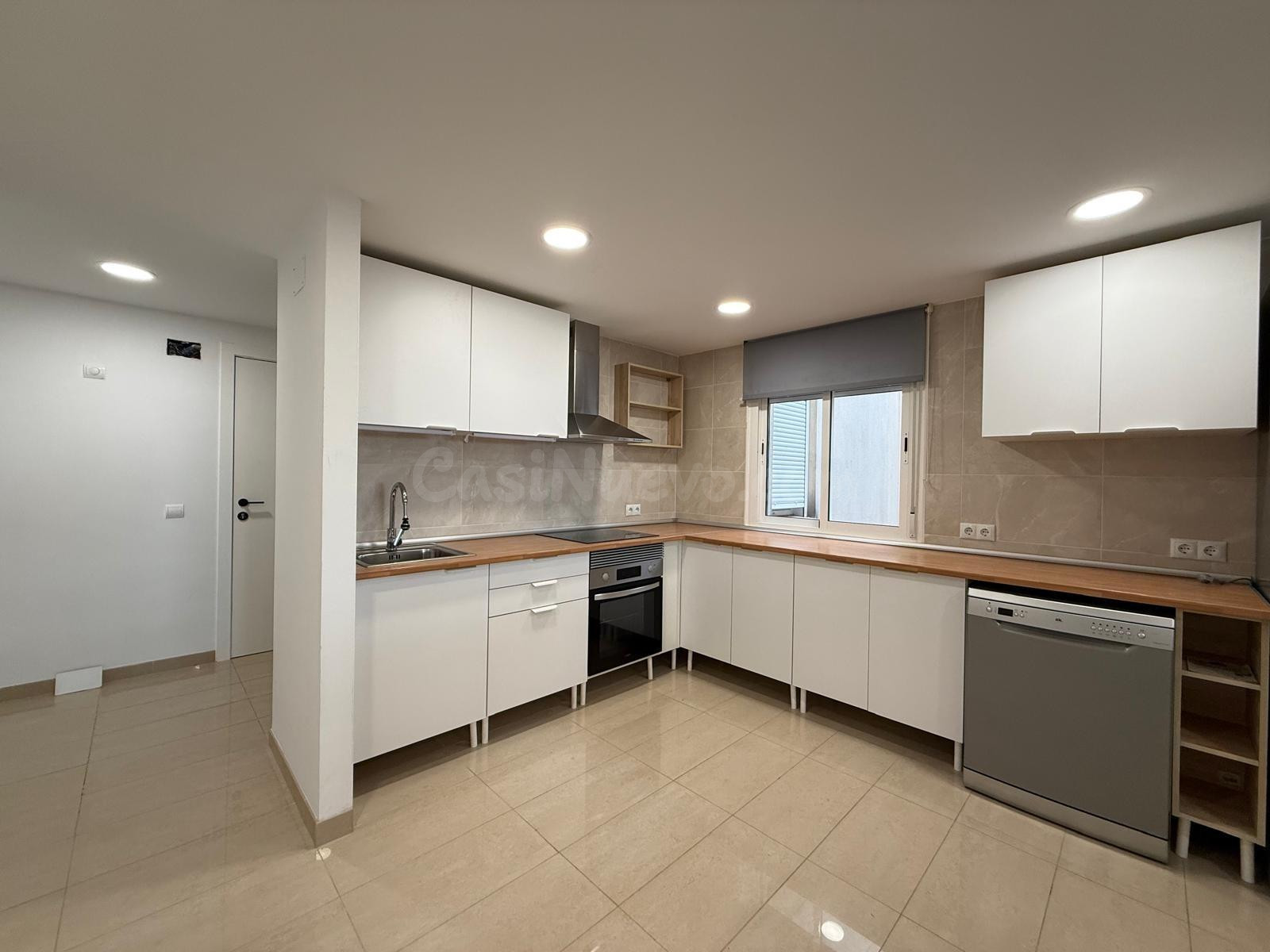 EXCLUSIVO ÁTICO EN ALCANAR CON AMPLIA TERRAZA Y 3 habitacion - foto 2