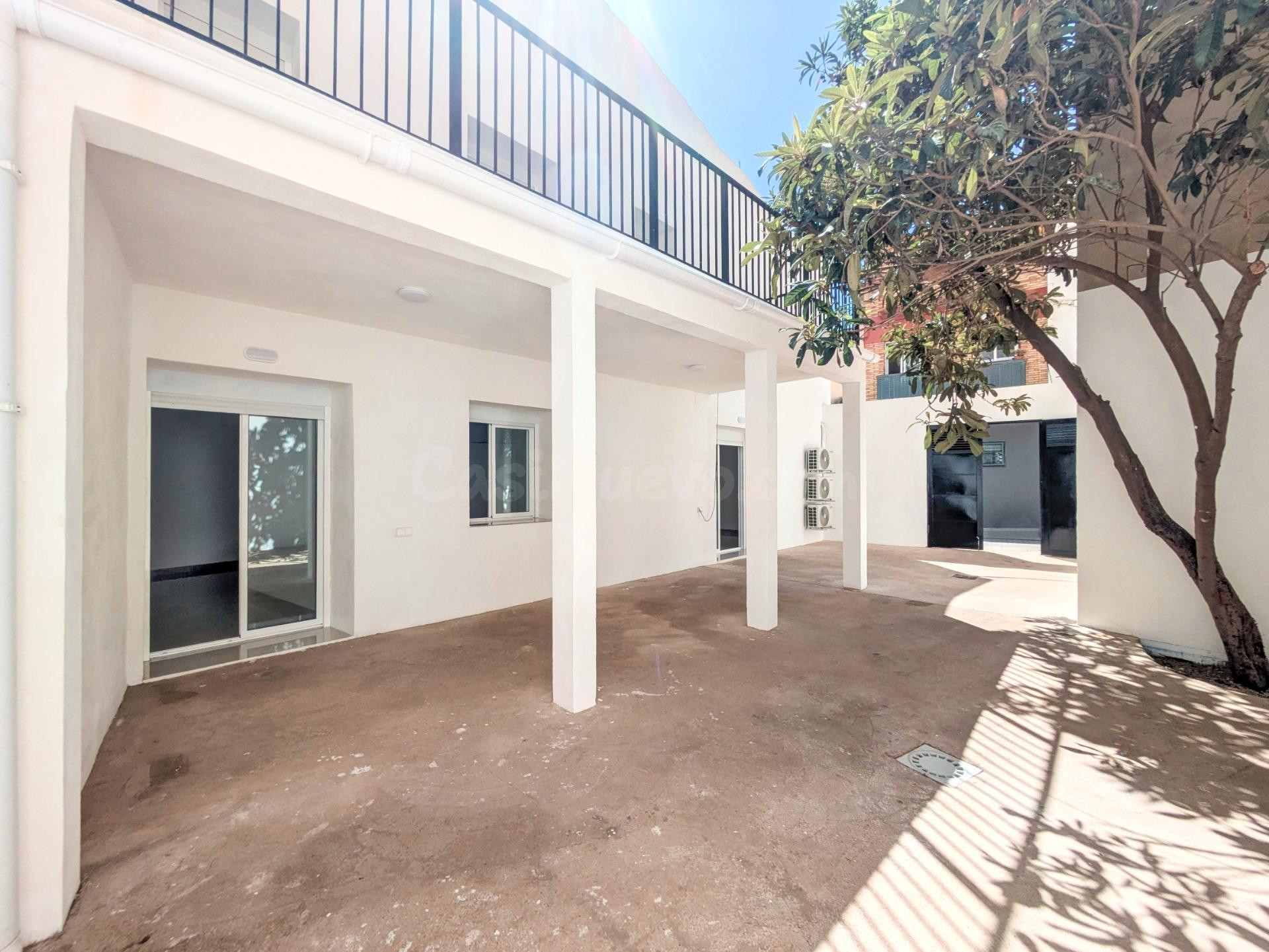 MODERNA PLANTA BAJA EN VENTA EN EL CORAZÓN DE AMPOSTA