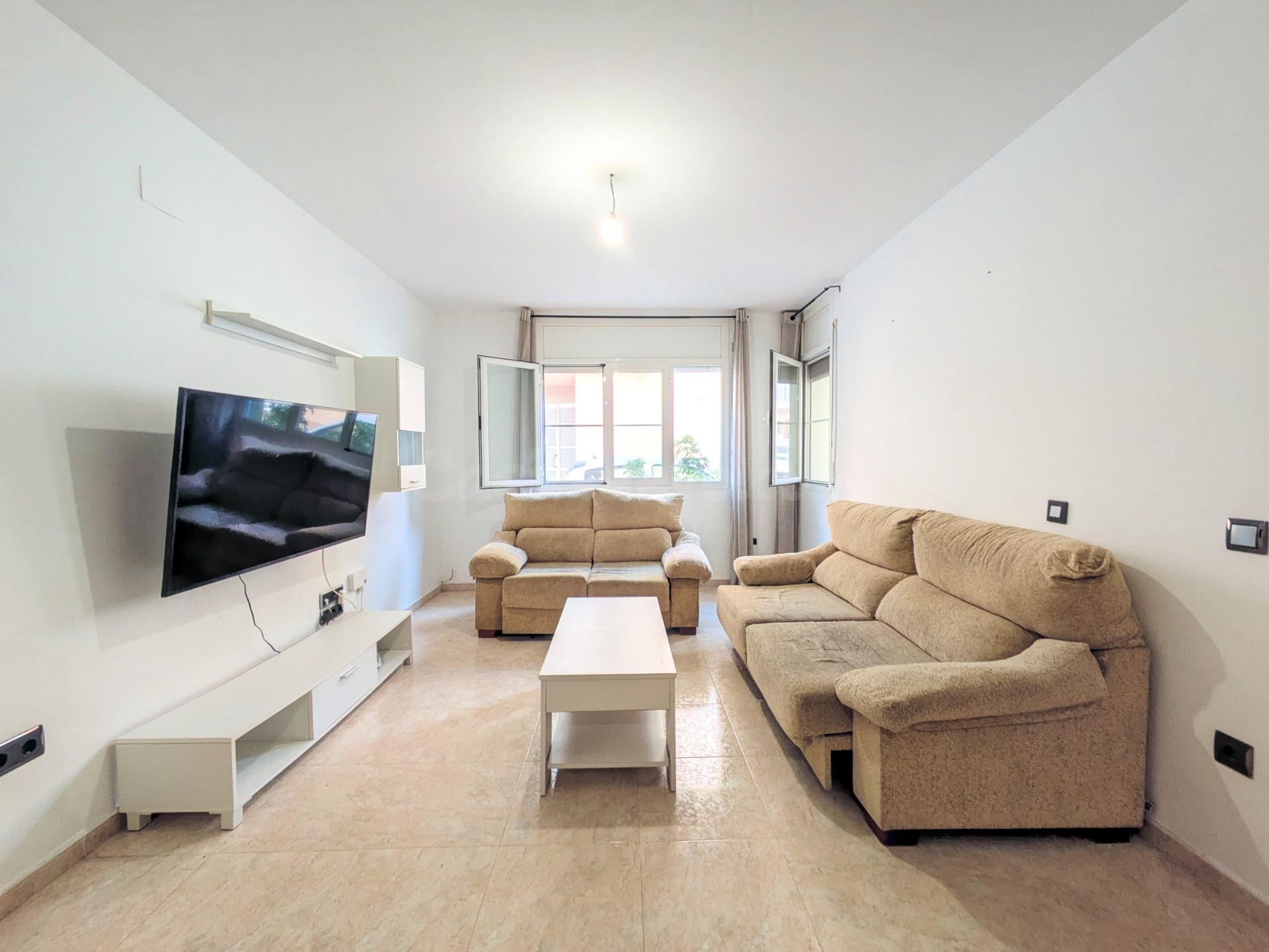 VIVIENDA ADOSADA DE CUATRO habitaciones CON AMPLIA TERRAZA EN VENTA EN DELTEBRE