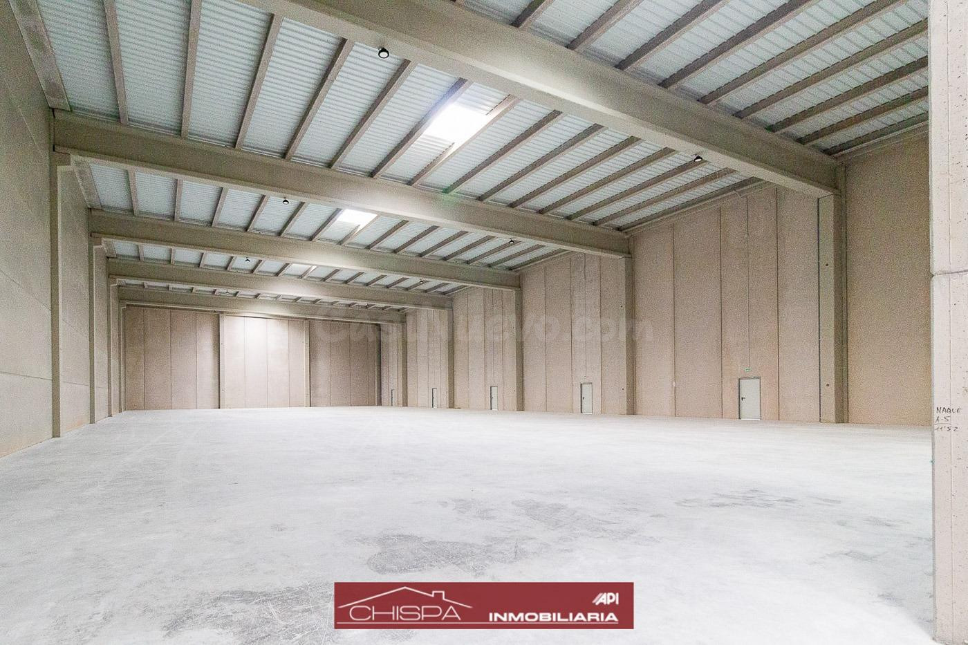 Nave industrial de obra nueva recién terminada