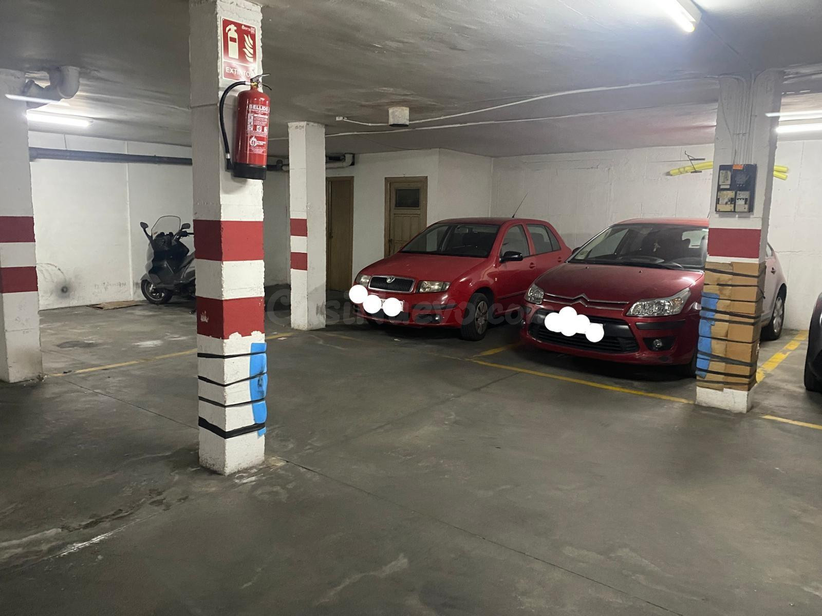 ¡¡PLAZA DE GARAJE JUNTO A LA FACULTAD DE DERECHO !!