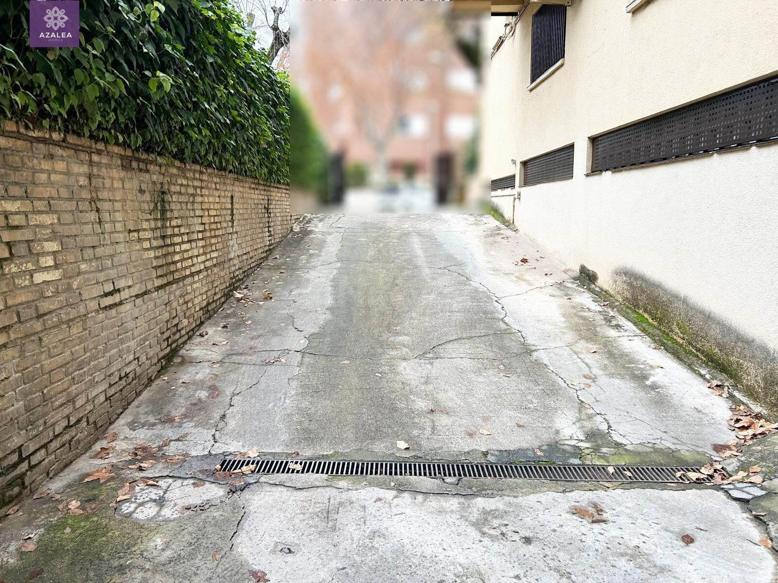 ¡¡ COCHERA EN SANTA ROSA, JUNTO A LA AVENIDA DEL BRILLANTE!!