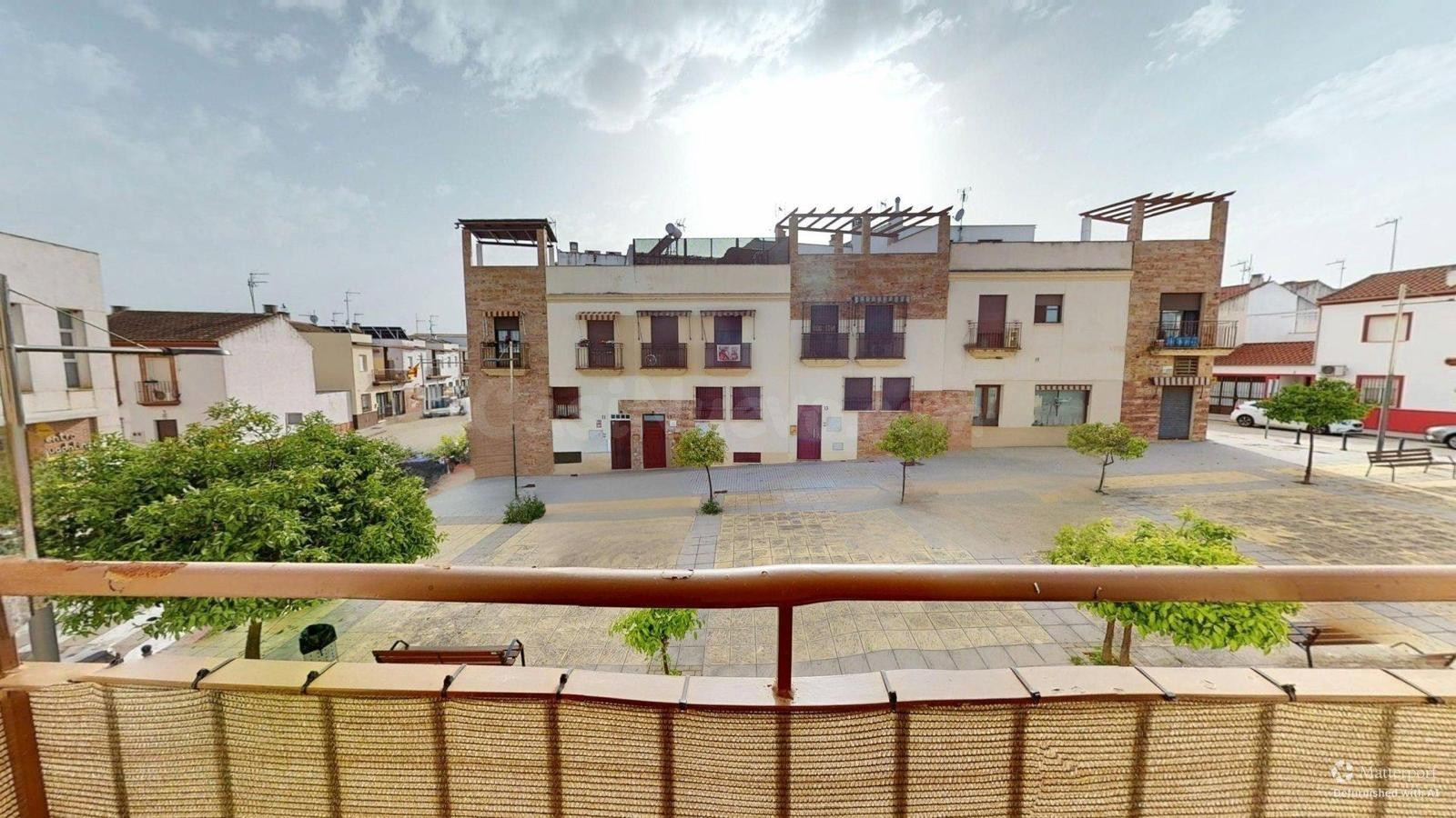 ¡¡ CASA ADOSADA CON SOTANO EN VILLAFRANCA !!