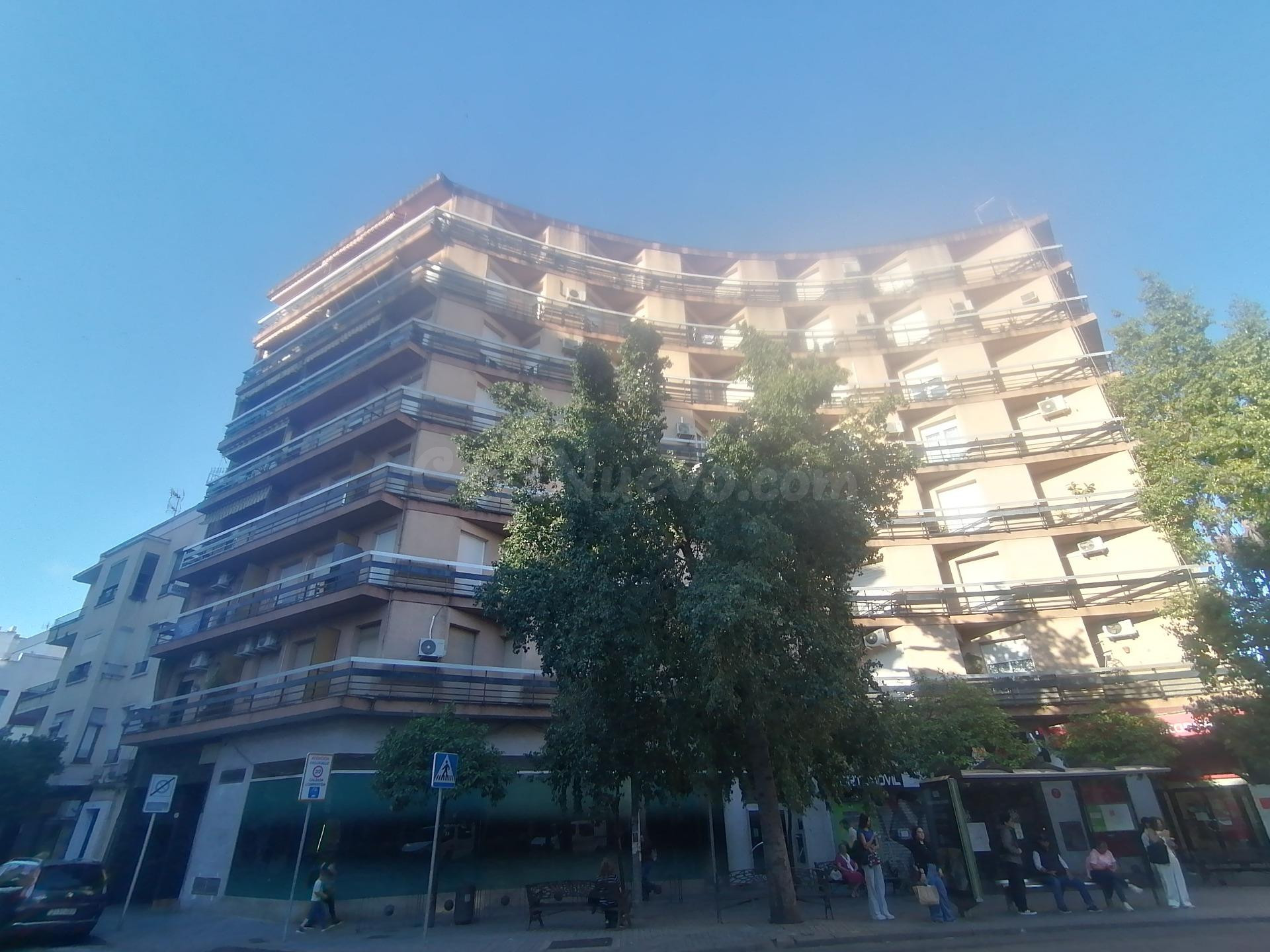 ¡¡VIVIENDA EXTERIOR EN PLENA PLAZA DE COSTASOL !!