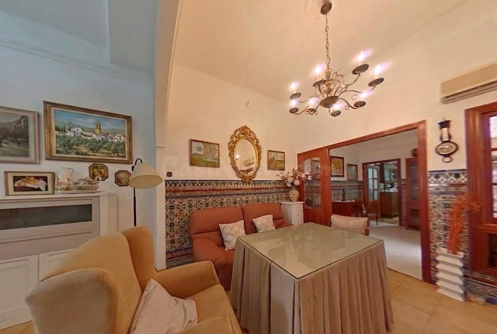 ¡¡CASA JUNTO A LA PLAZA DE  SAN MIGUEL, CON GARAJE INCLUIDO !!