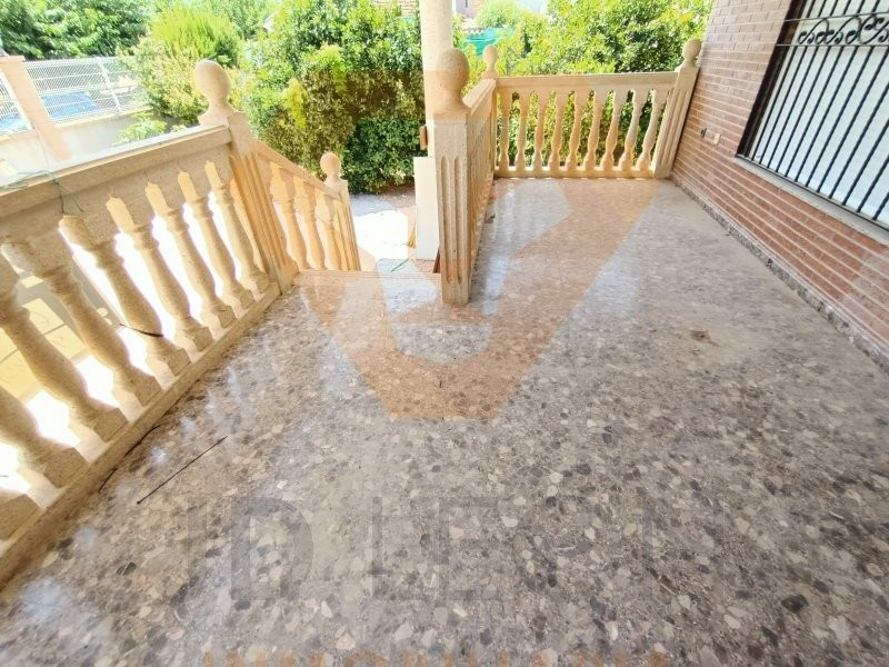 SE VENDE EXCELENTE CHALET EN LA HUERTA DE ARRIBA DE ALGUAZAS - foto 2