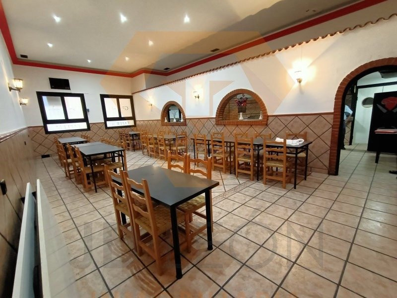 SE VENDE LOCAL COMERCIAL EN ABARÁN