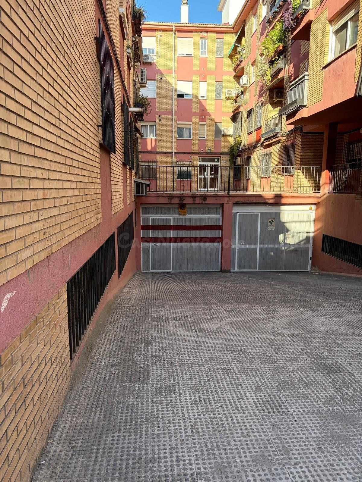 !!COCHERA CERRADA CON ALTILLO EN FÁTIMA !!