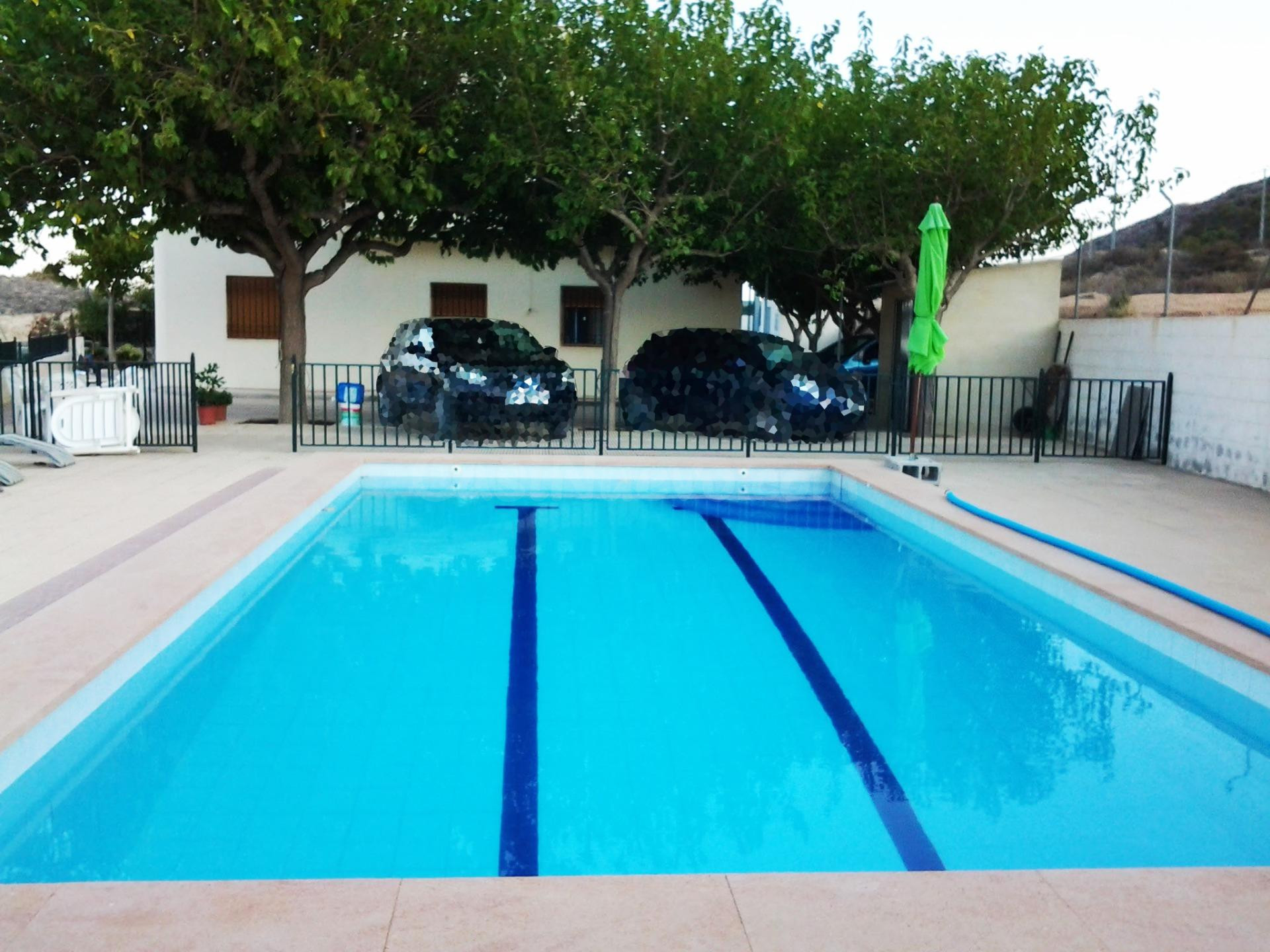EN VENTA CHALET EN NOVELDA EN LA ZONA DE LA SERRETA