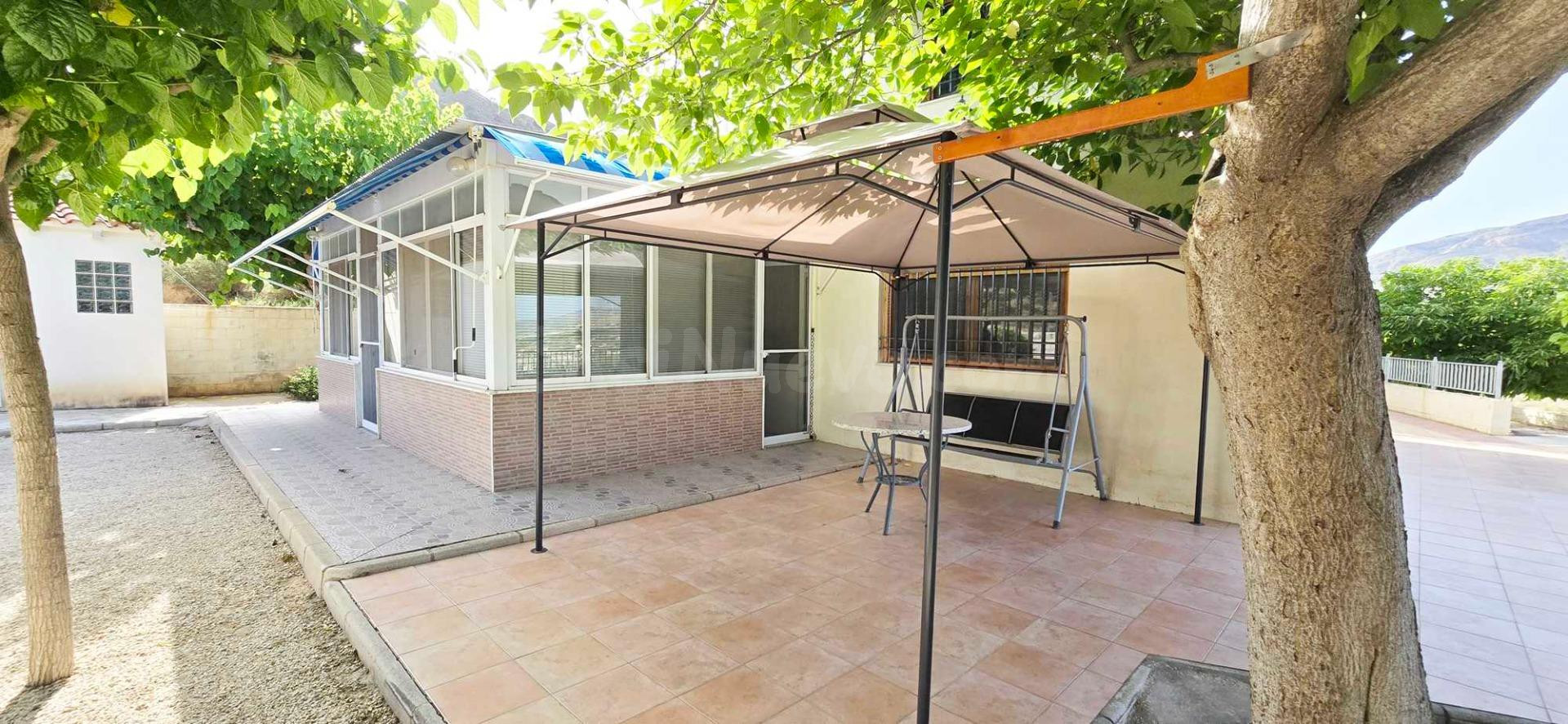 EN VENTA CHALET EN NOVELDA EN LA ZONA DE LA SERRETA - foto 2