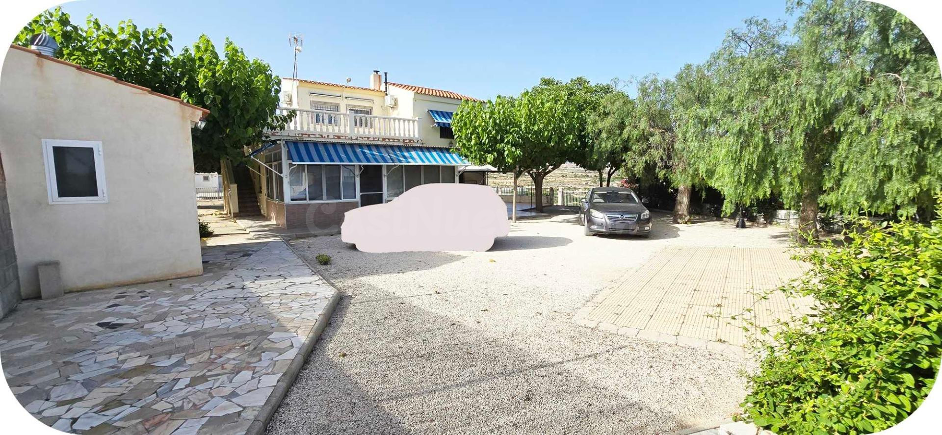 EN VENTA CHALET EN NOVELDA EN LA ZONA DE LA SERRETA - foto 4