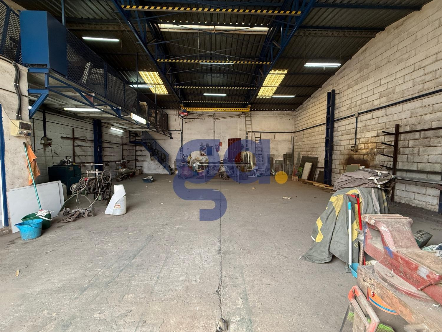 Nave en venta en Paterna del Campo - foto 2