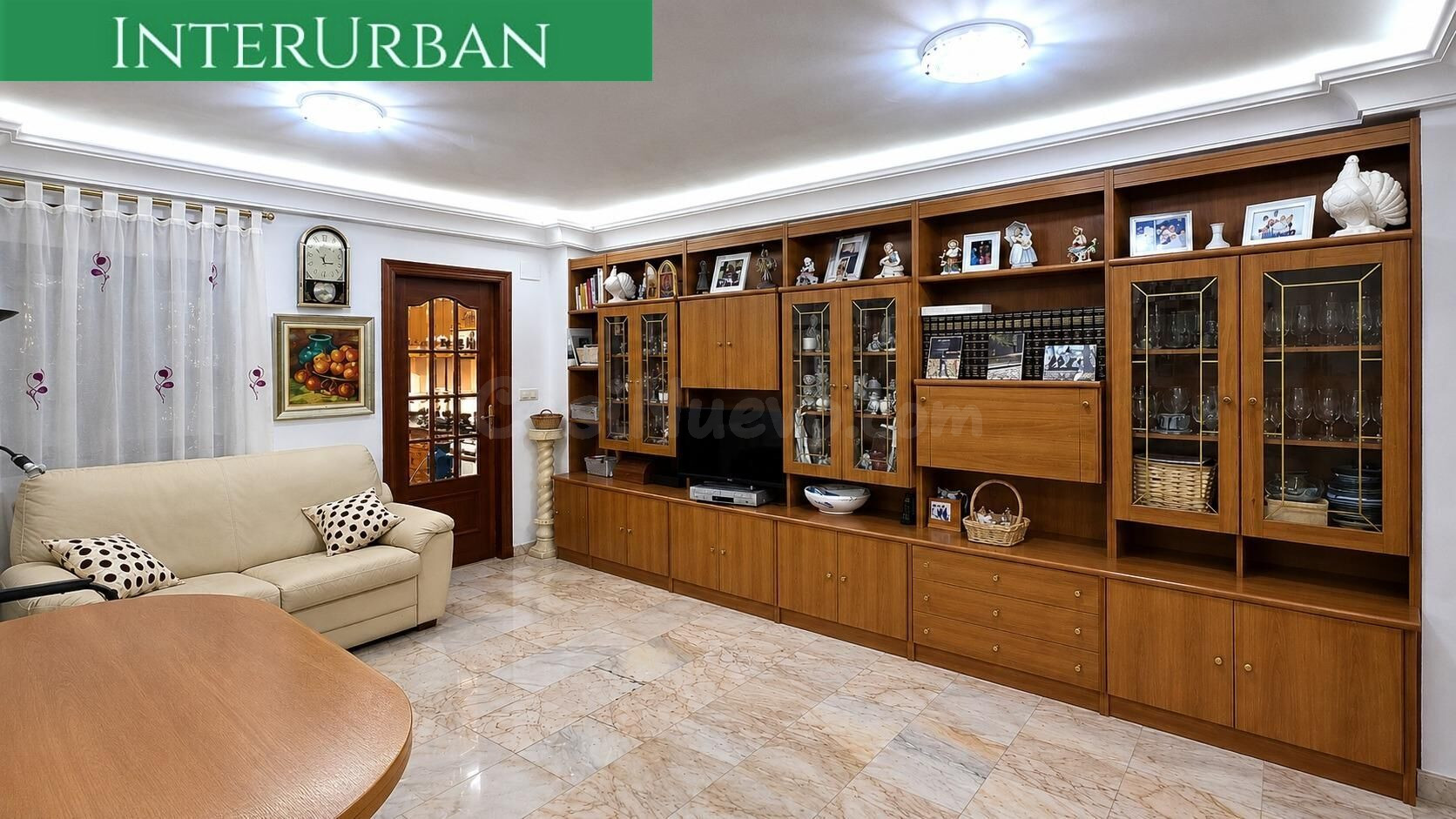 EXCLUSIVA - Amplia casa de pueblo con terraza, buhardilla y gran garaje independiente en Llíria