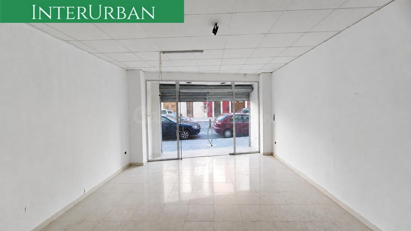 Amplio local comercial de 194 m2 en Llíria