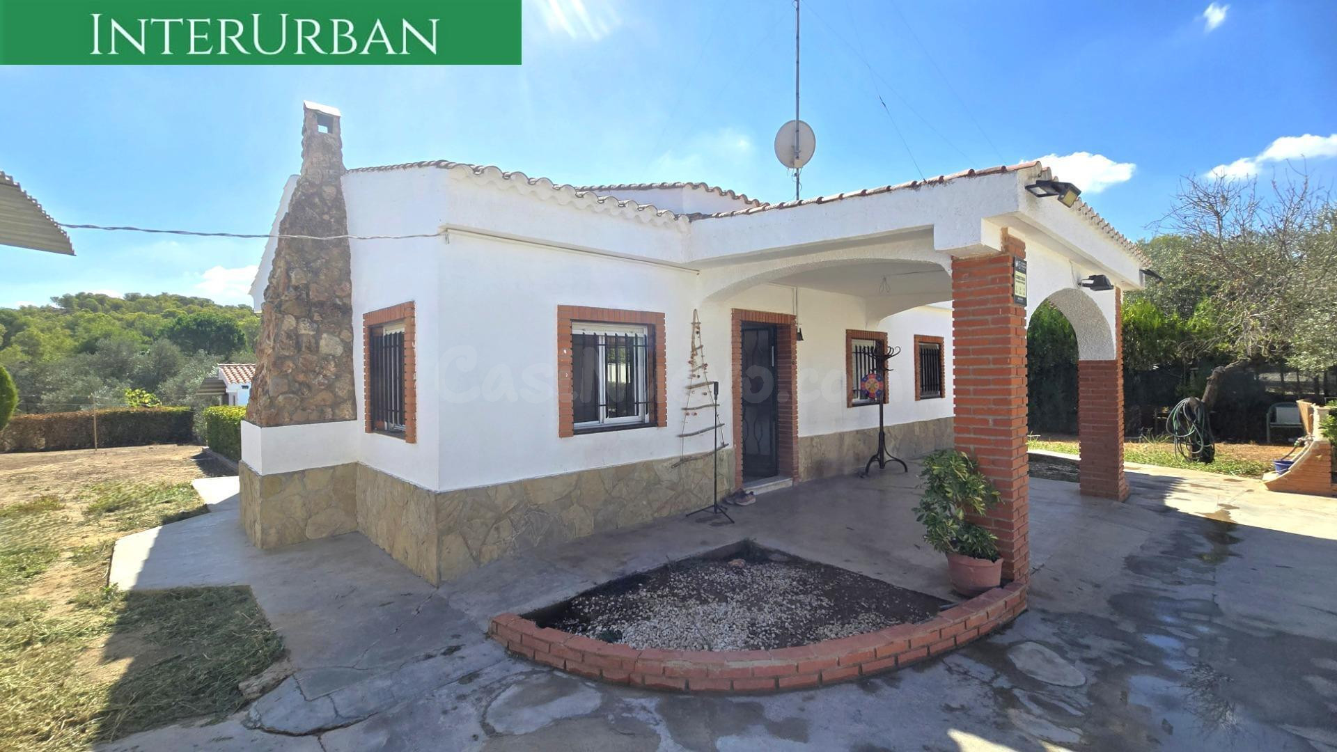 CHALET CON PISCINA EN PARCELA DE 1.660 m2 EN VILAMARXANT