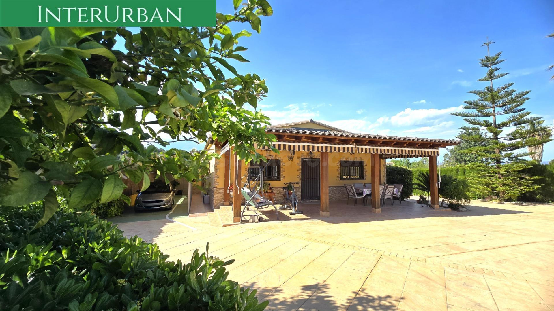 EN EXCLUSIVA - Chalet independiente en La Rodana con gran parcela y entorno natural privilegiado