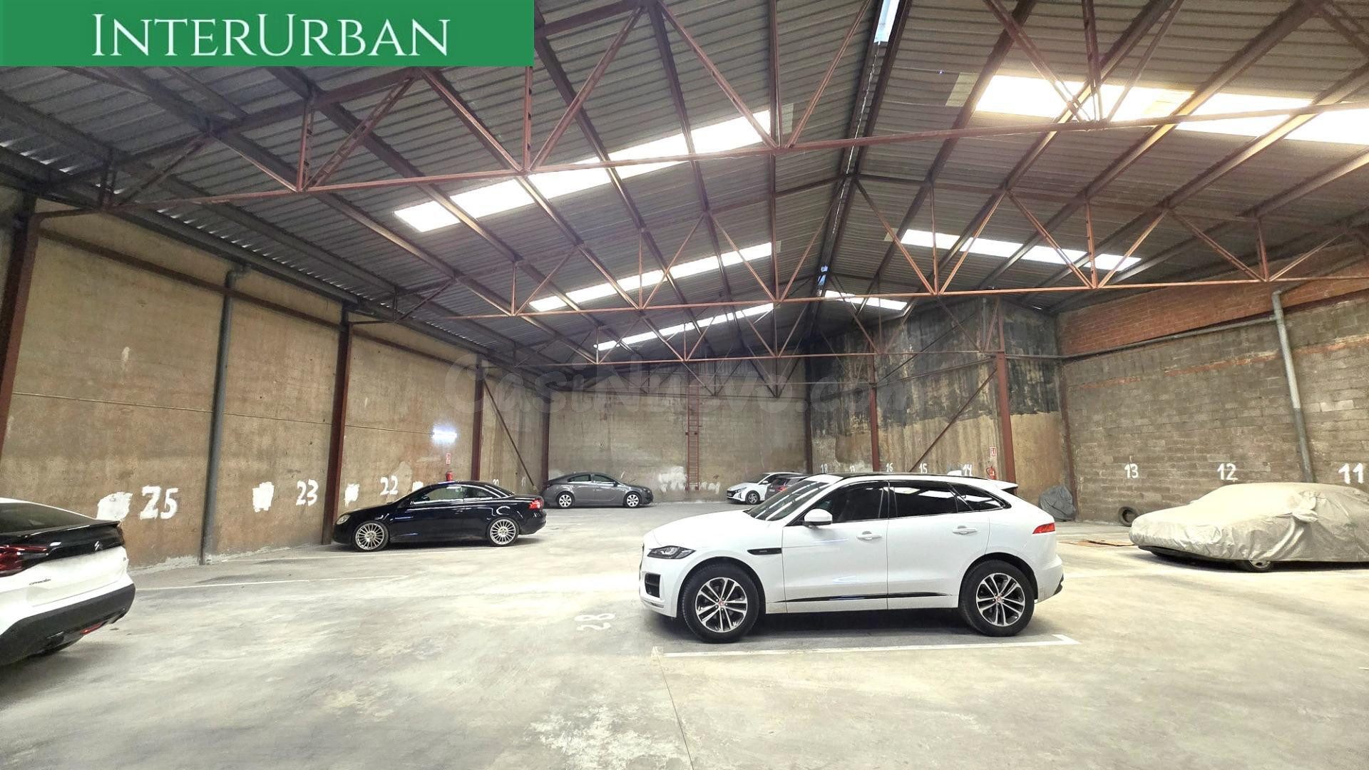 Oportunidad única: espacio con múltiples usos (parking, negocio o inversión) junto al metro Quart de Poblet