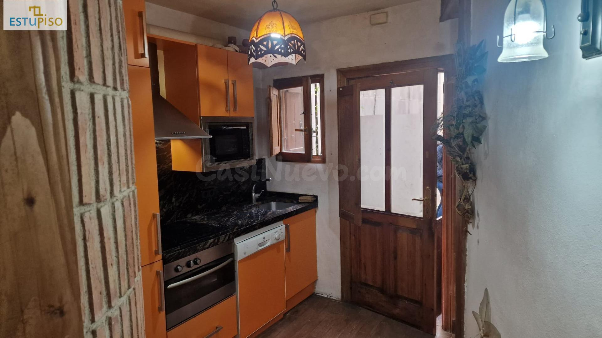 Encantadora Casa de 3 Plantas  (20+20+20 m2) Centro de SALINILLAS DE BURADON - Cerca de Labastida - Rioja Alavesa