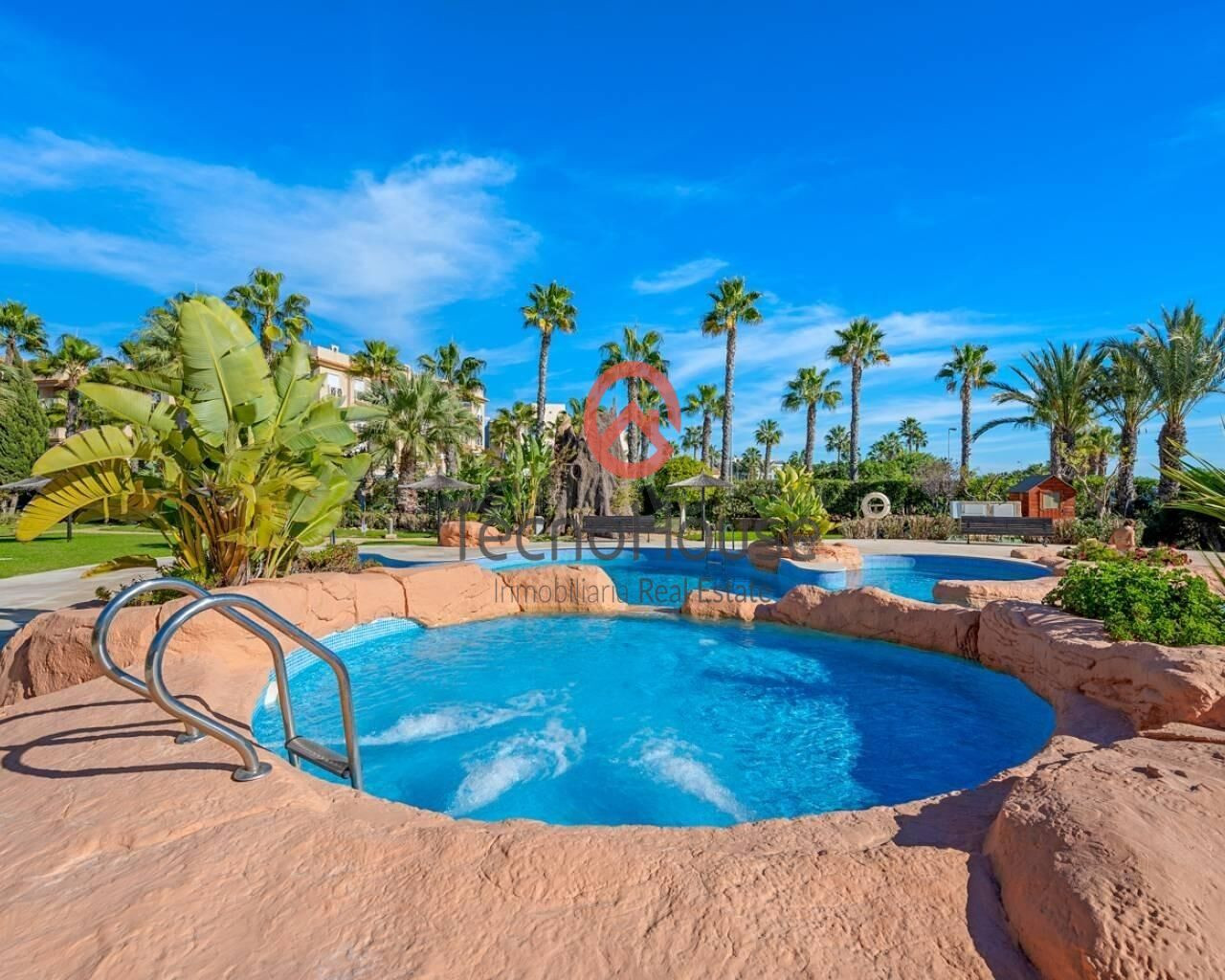 Exclusivo apartamento con vistas al mar en LA CALETA, Cabo Roig