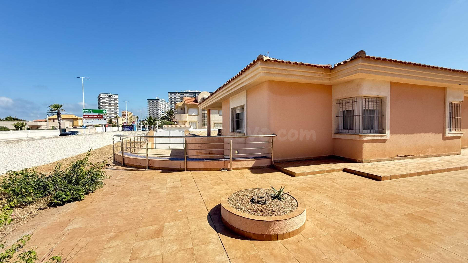 Impresionante chalet en La Manga a pasos de la playa - foto 5