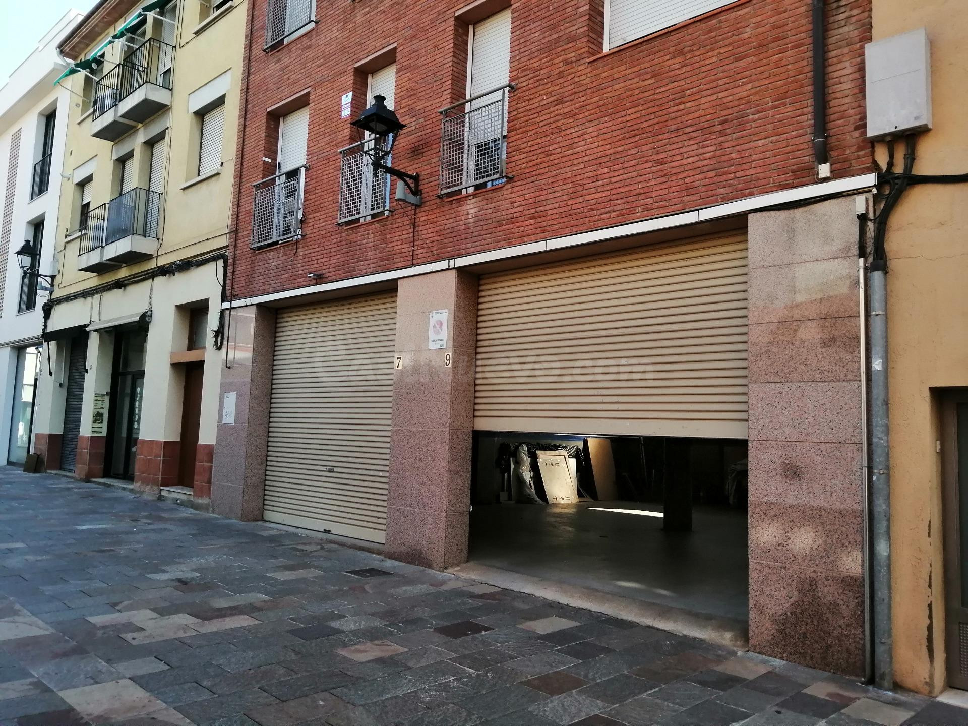 Local comercial 105m² en alquiler - Arxiu-Estació