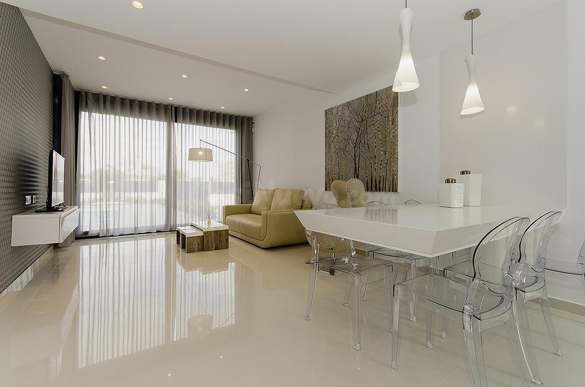 Vive el sueño mediterráneo en esta villa exclusiva en Orihuela Costa