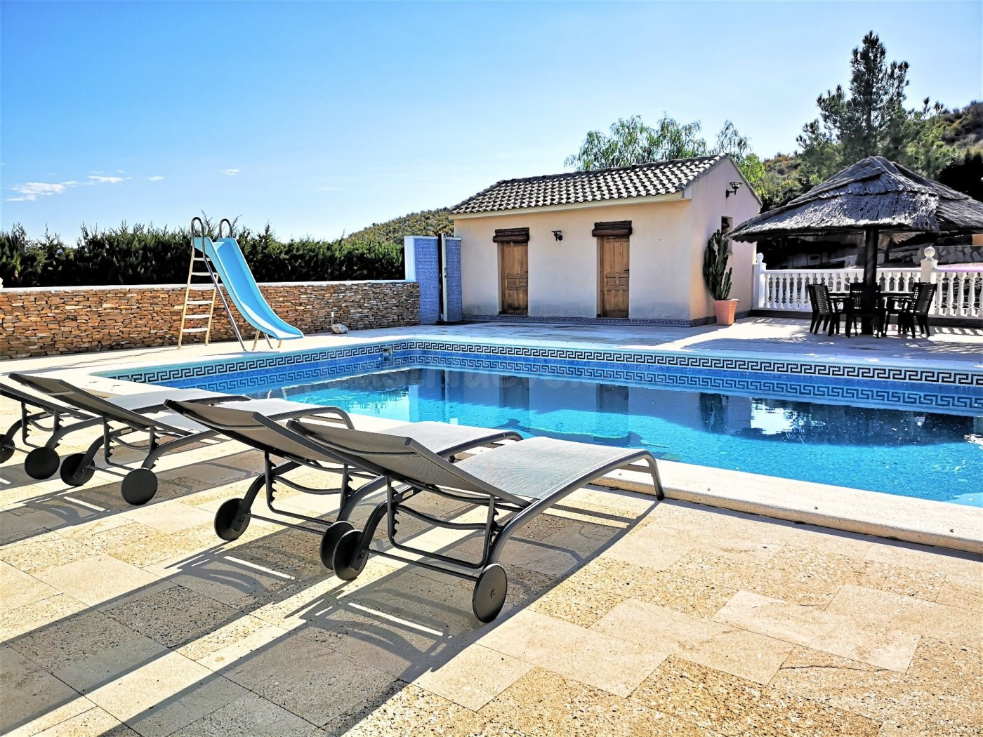 Se vende bonito chalet en entorno privilegiado en Murcia - foto 2