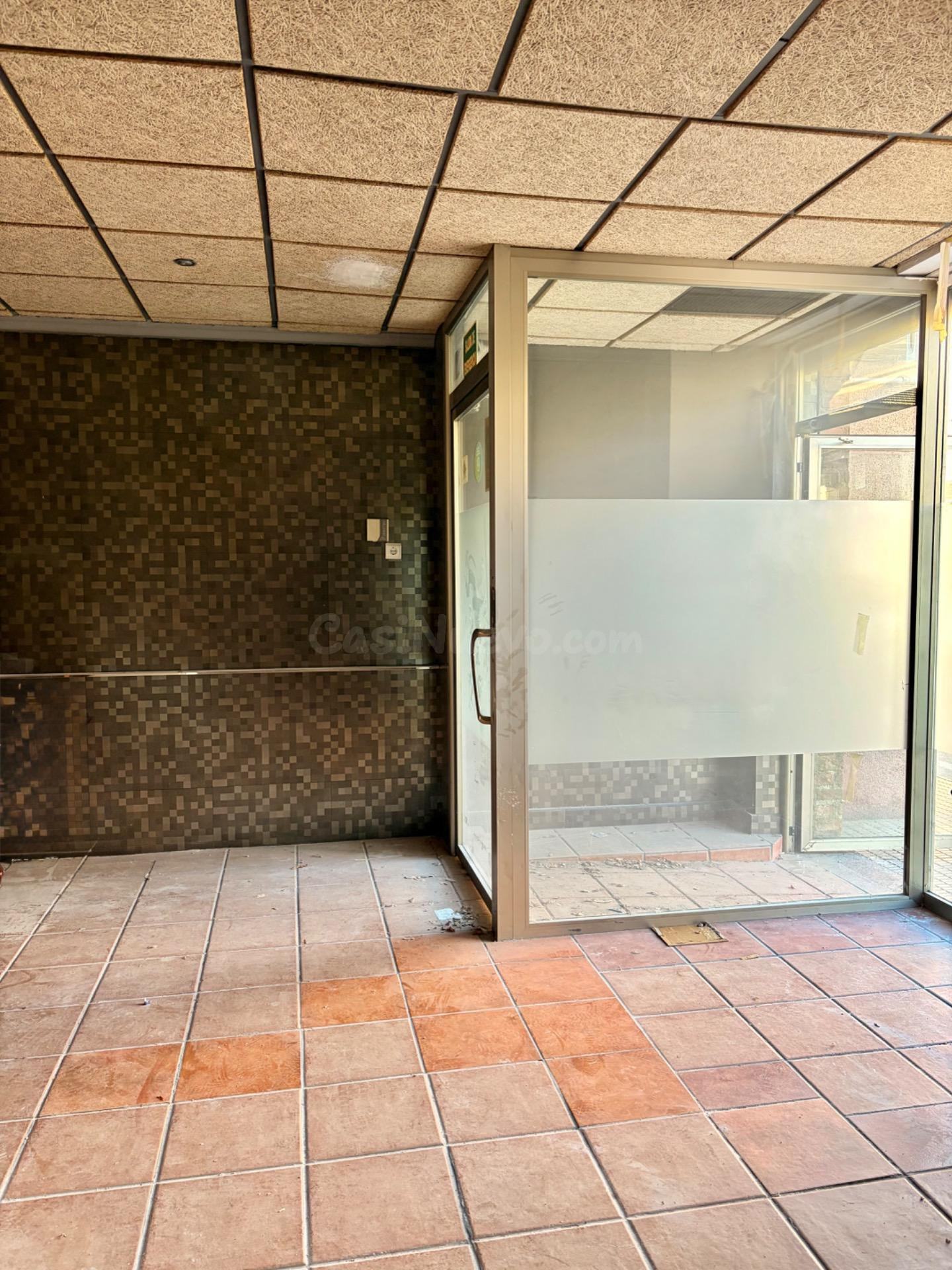 LOCAL EN ALQUILER EN PLENA CALLE MAYOR DE CASILLAS – UBICACIÓN ESTRATÉGICA