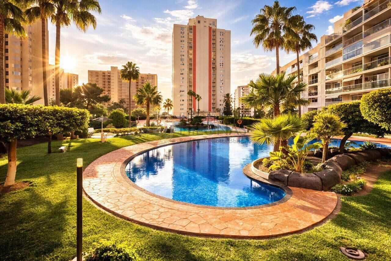 ️ Elegancia en las alturas de Benidorm: hogar exclusivo con vistas panorámicas y parking incluido