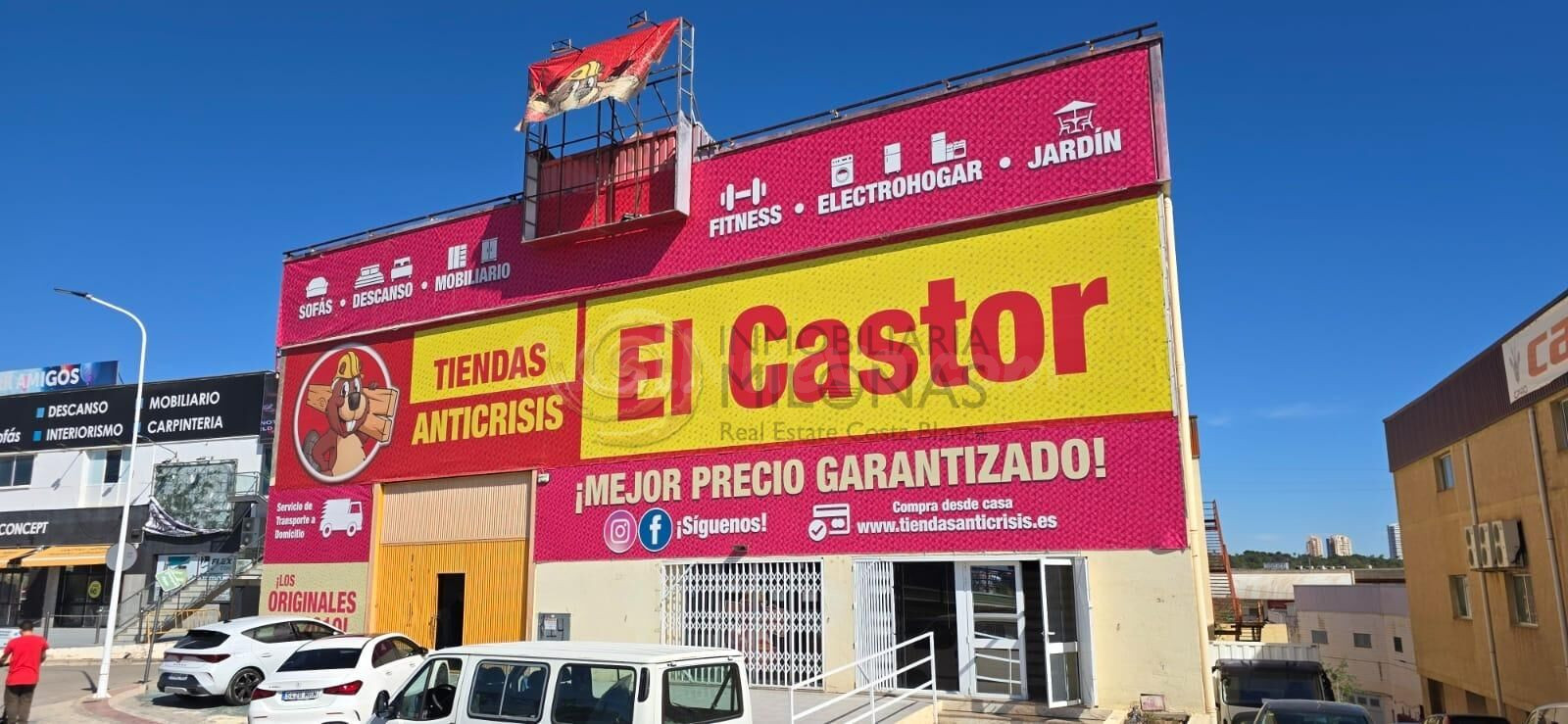 Se alquila una nave industrial de gran capacidad en ubicación estratégica