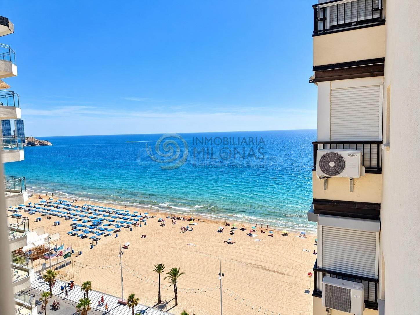APARTAMENTO EN PRIMERA LÍNEA DE PLAYA DE LEVANTE · BENIDORM